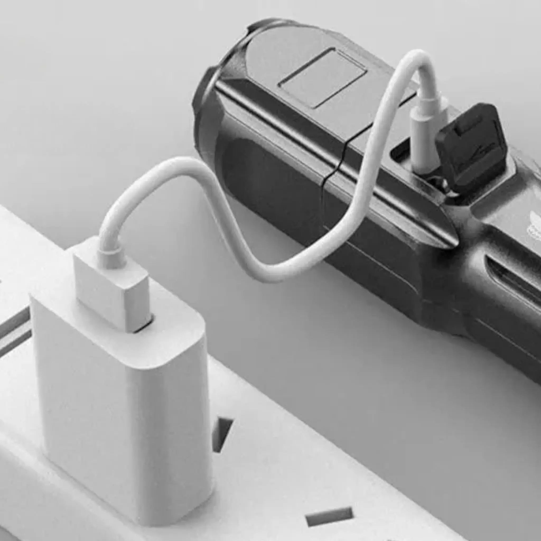Lampe torche militaire rechargeable - Image 5