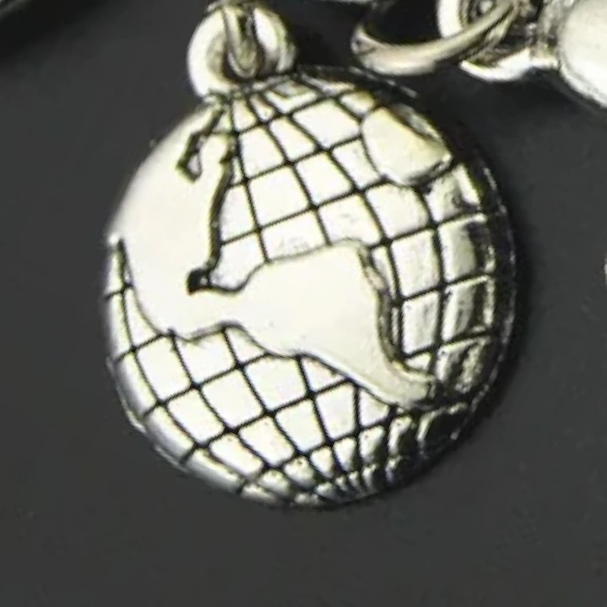 PORTE-CLÉS MILITAIRE AVEC DES CHARMES - Image 7