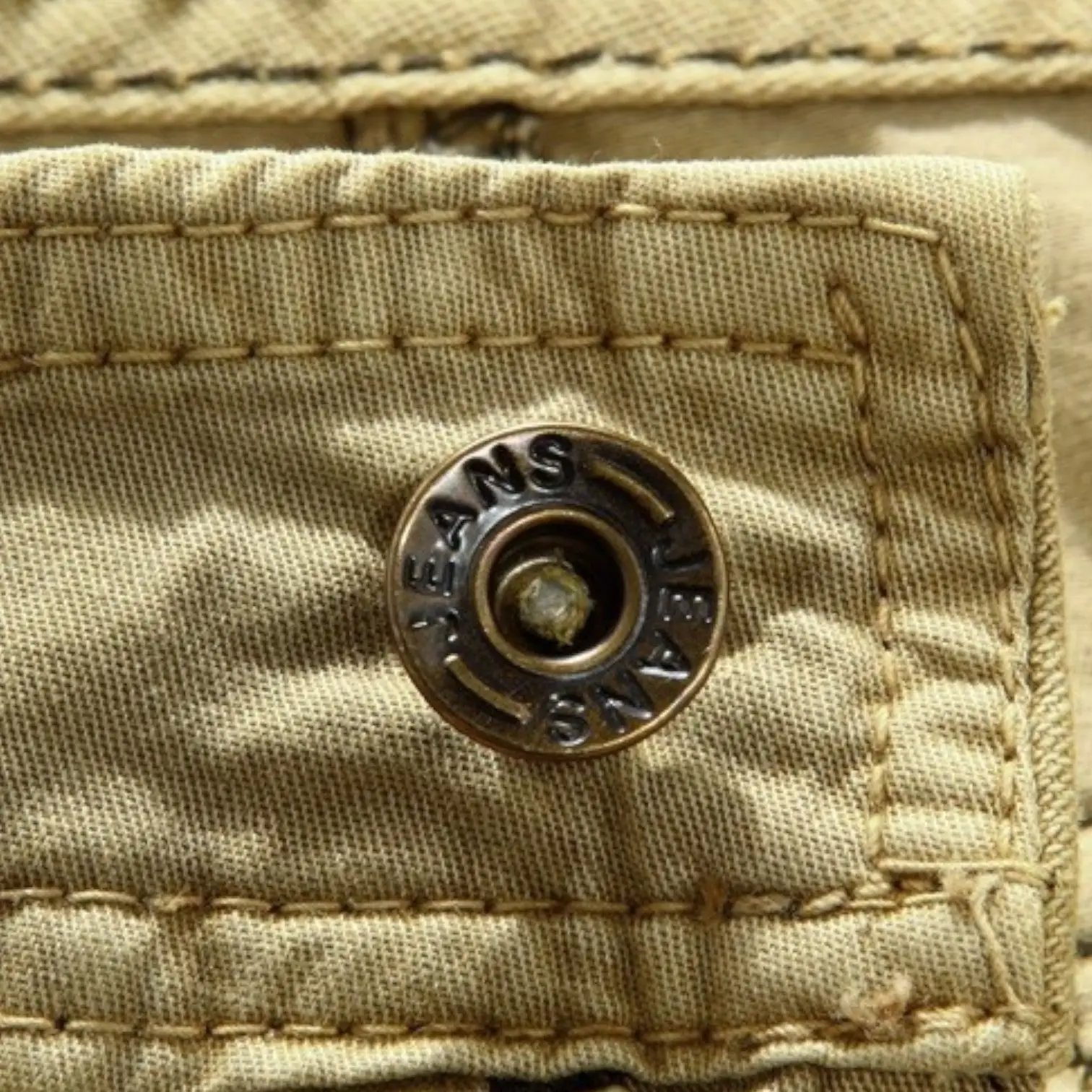 SHORT MILITAIRE AVEC EFFET FROISSÉ - Image 3